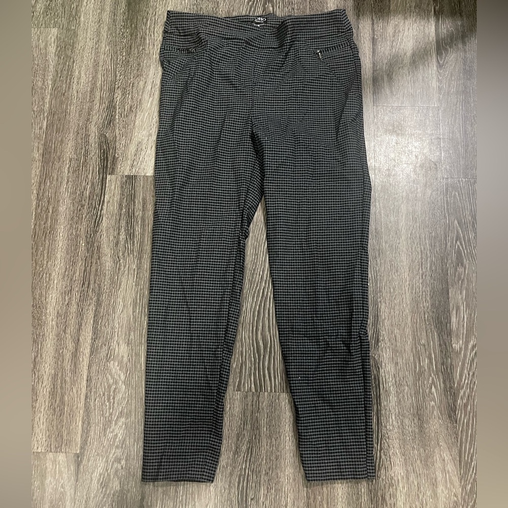 SOHO Apparel Ltd pants in a size XL